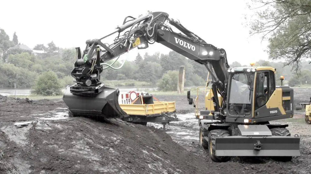 Wheeled Excavators versus Excavators with Tracks