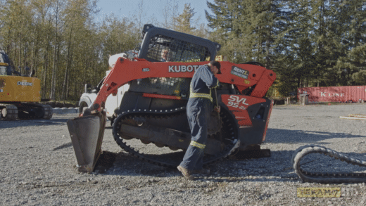 HD mechanic demonstrates how to put a rubber track on a Kubota SVL95