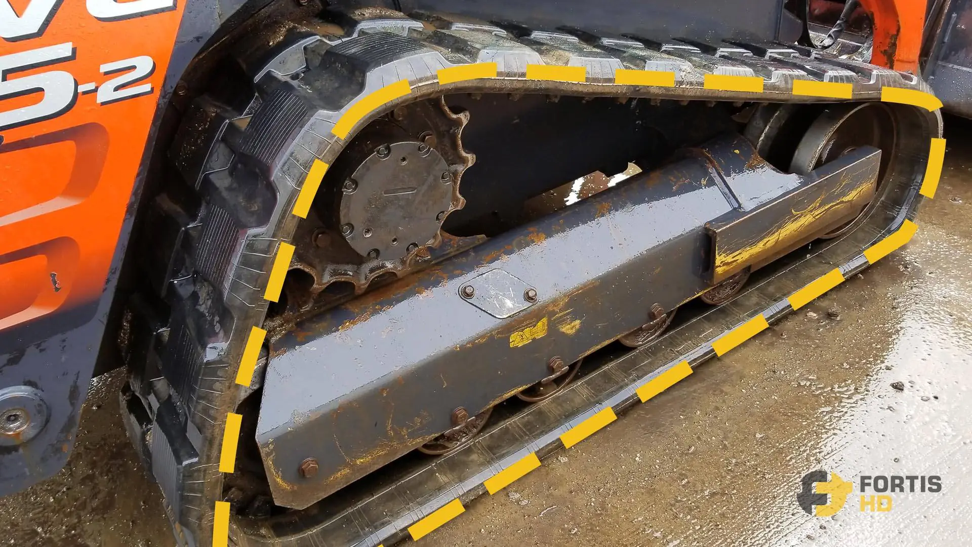 A dashed yellow line highlights the rubber track of an SVL75-2.